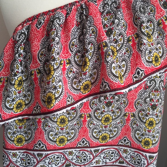 Lily Black Ruffle One Shoulder Floral Top Size XL - Picture 5 of 8